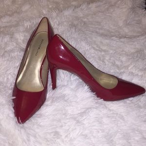 Red patent Bandolino pumps 8.5
